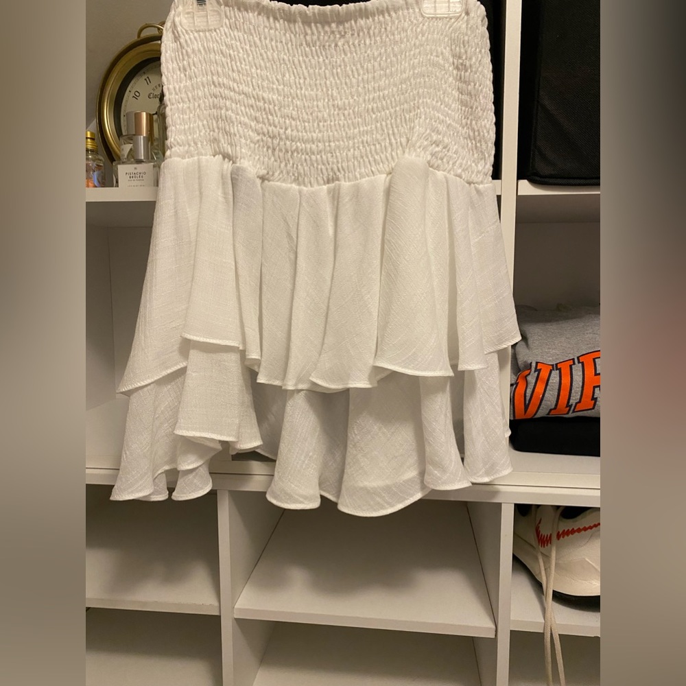 White fluffy skirt